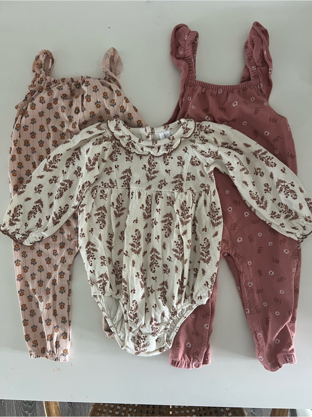 Carter’s & Modern Moments by Gerber Baby Girl 3-Piece 18 months